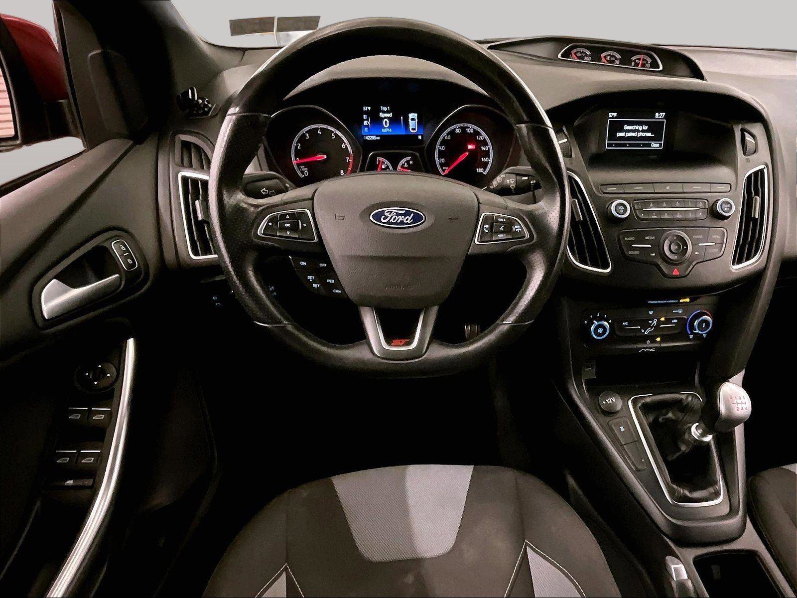 Certified 2018 Ford Focus ST FWD image 5