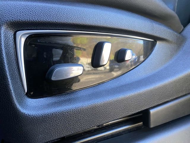 Used 2019 Cadillac Escalade ESV Premium Luxury image 18