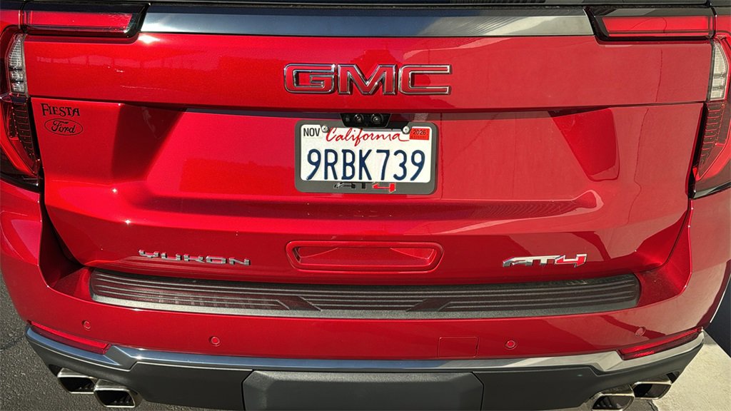 Used 2025 GMC Yukon AT4 w/ AT4 Premium Package image 9