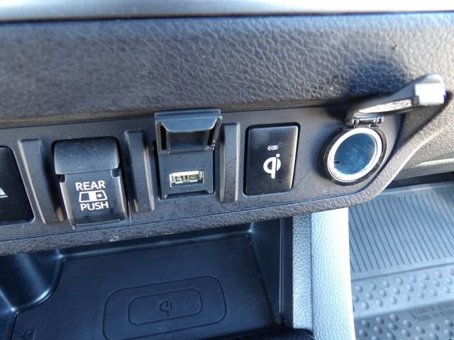 Used 2020 Toyota Tacoma Limited image 27