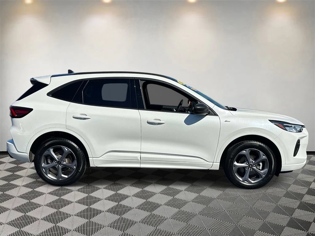Certified 2024 Ford Escape ST-Line w/ Tech Pack #1 AWD/4WD image 2