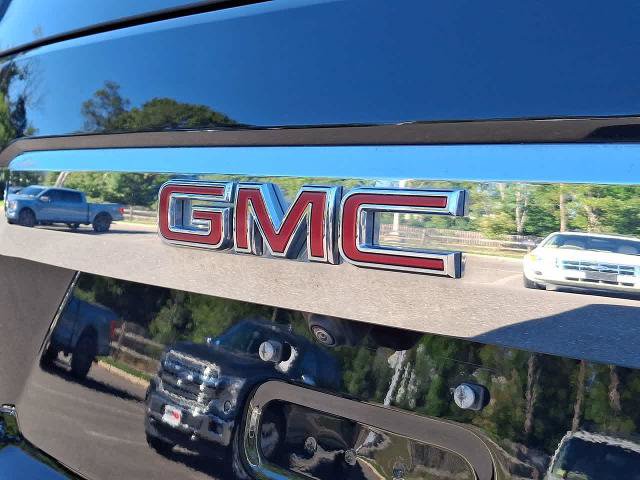 Used 2024 GMC Yukon XL SLT w/ SLT Luxury Package AWD/4WD image 29