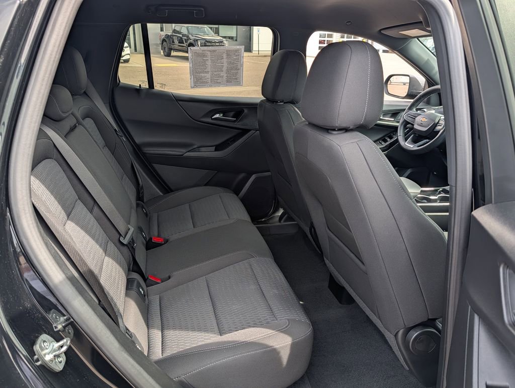 Used 2025 Chevrolet Equinox LT image 17