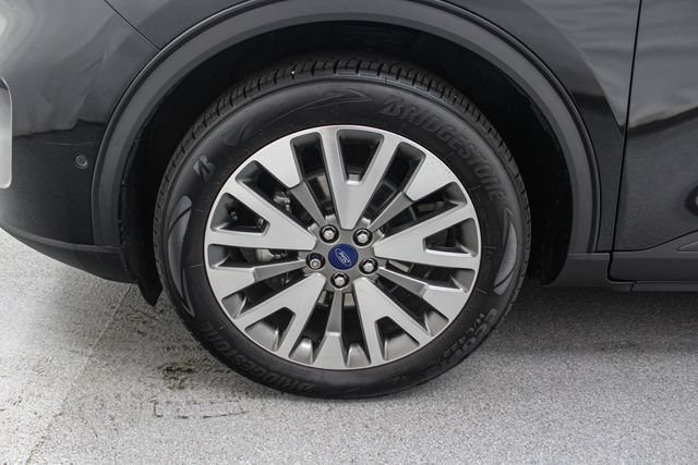 Certified 2020 Ford Escape Titanium w/ Titanium Premium Package 2.0 AWD/4WD image 8