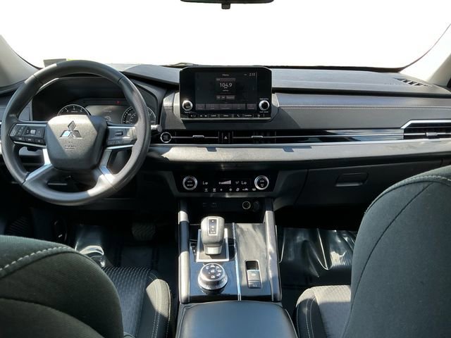 Used 2022 Mitsubishi Outlander ES AWD/4WD image 12