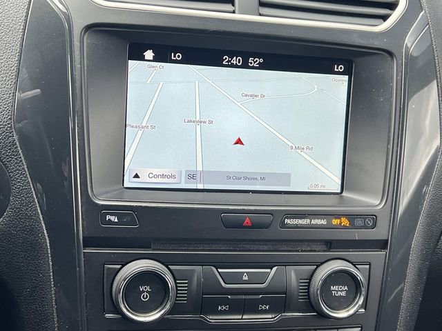 Certified 2018 Ford Explorer XLT w/ Equipment Group 202A image 24