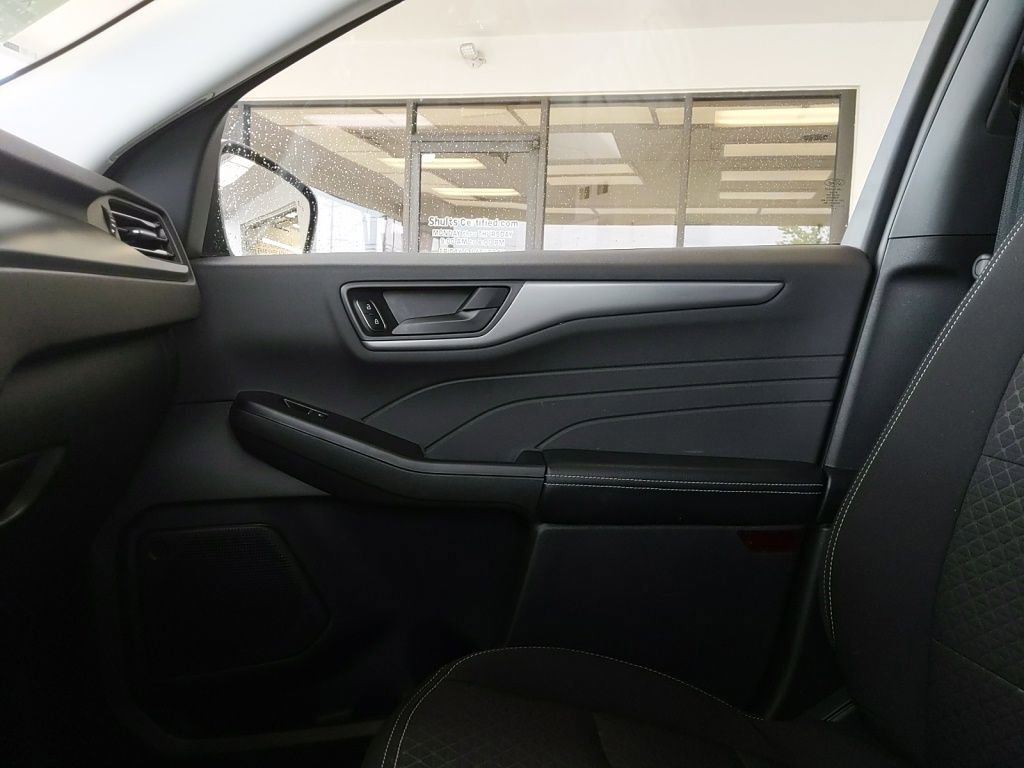 Certified 2024 Ford Escape Active AWD/4WD image 24
