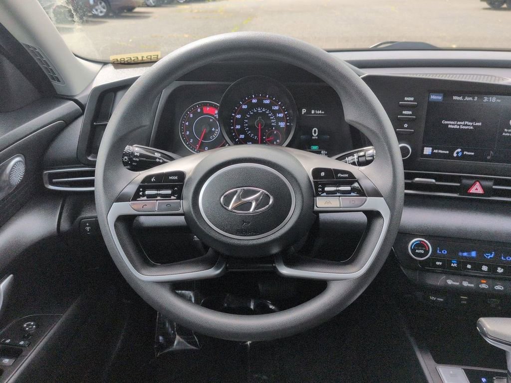 Used 2023 Hyundai Elantra SEL FWD image 13
