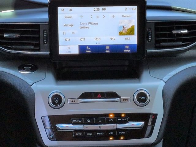 Certified 2022 Ford Explorer XLT w/ Equipment Group 202A image 18