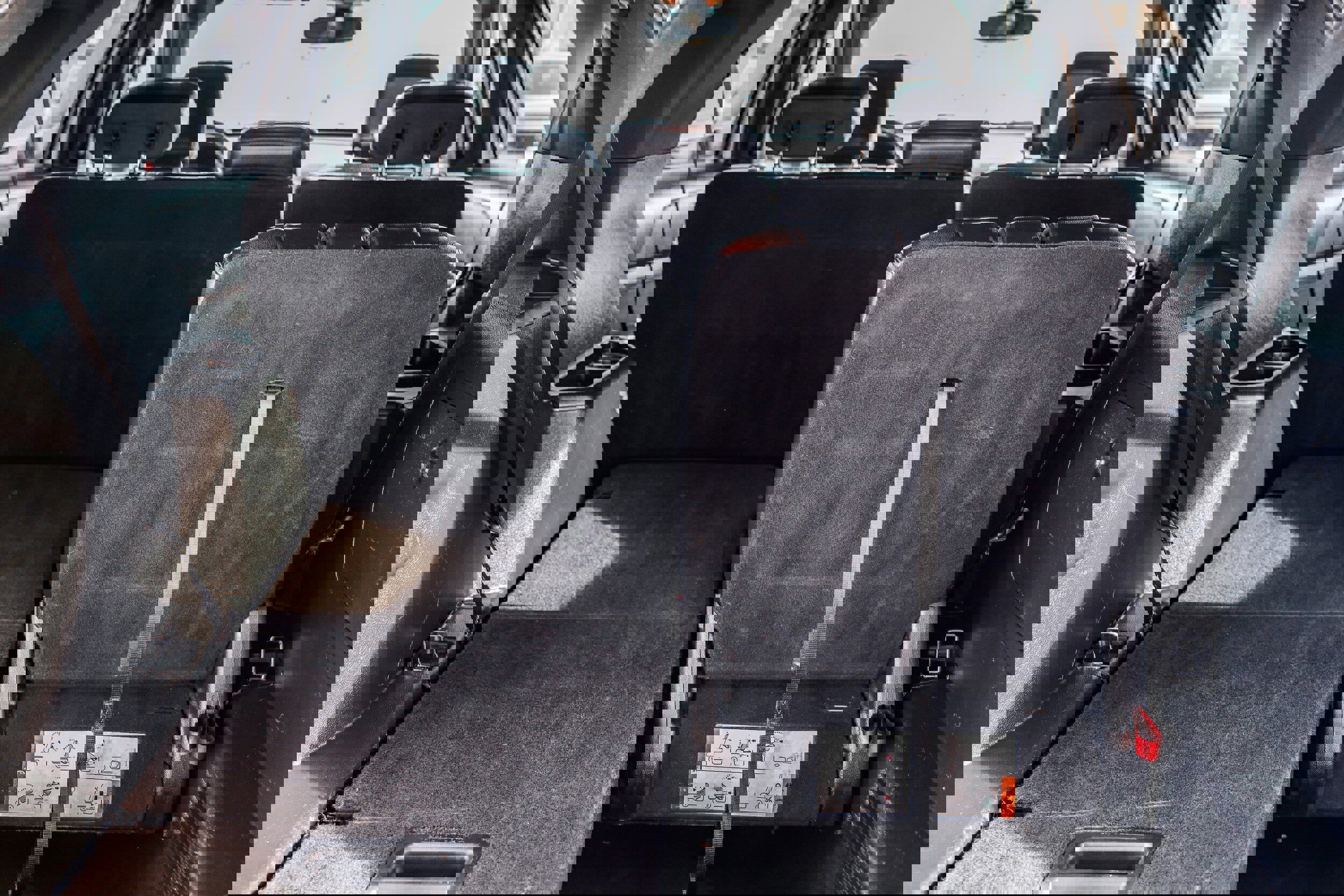 Certified 2018 Ford Explorer XLT w/ Equipment Group 202A image 14