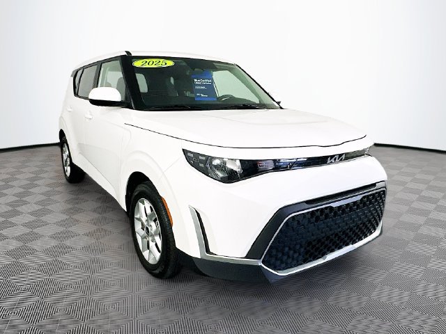 Used 2025 Kia Soul LX w/ LX Technology Package FWD image 4