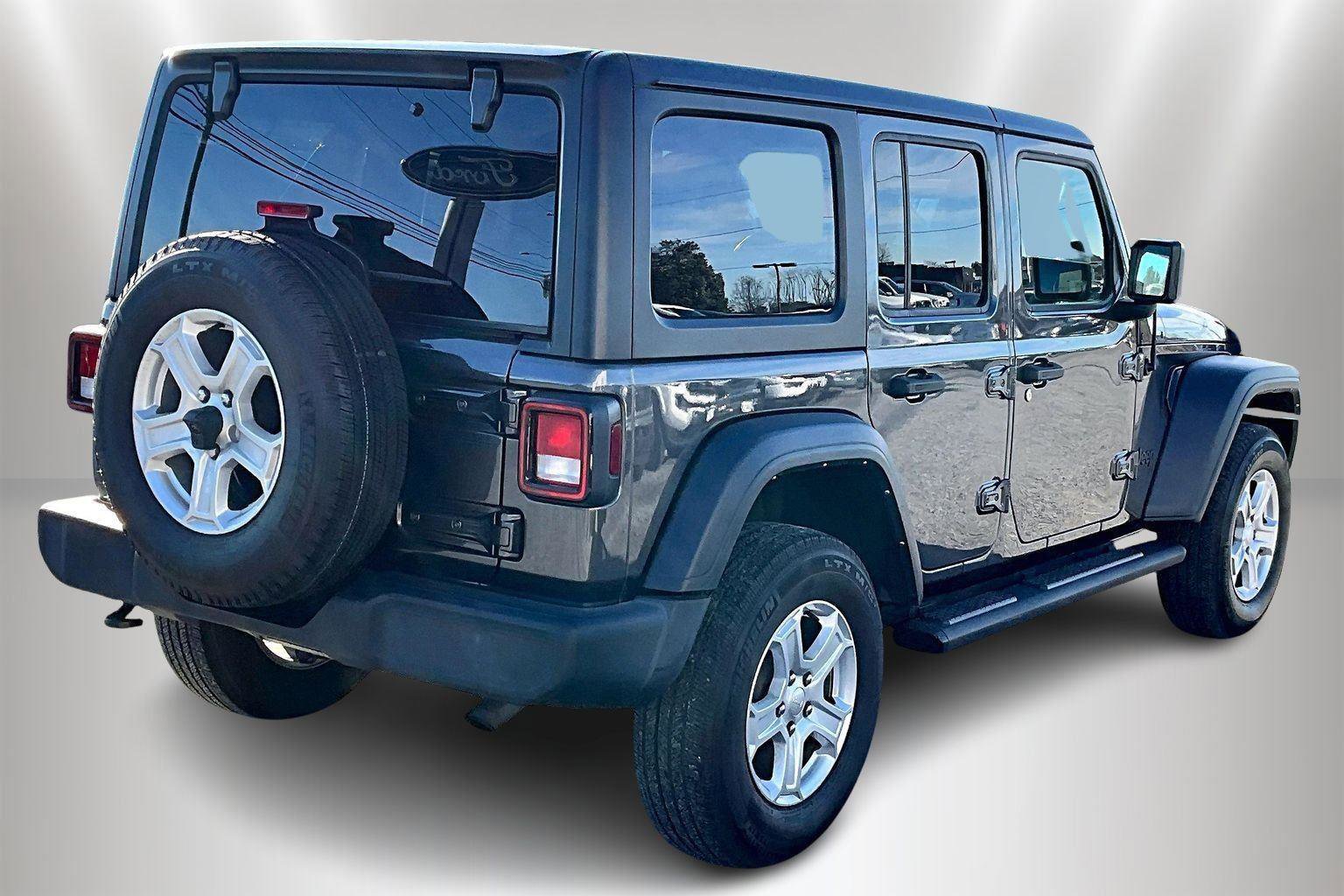 Used 2022 Jeep Wrangler Unlimited Sport image 2
