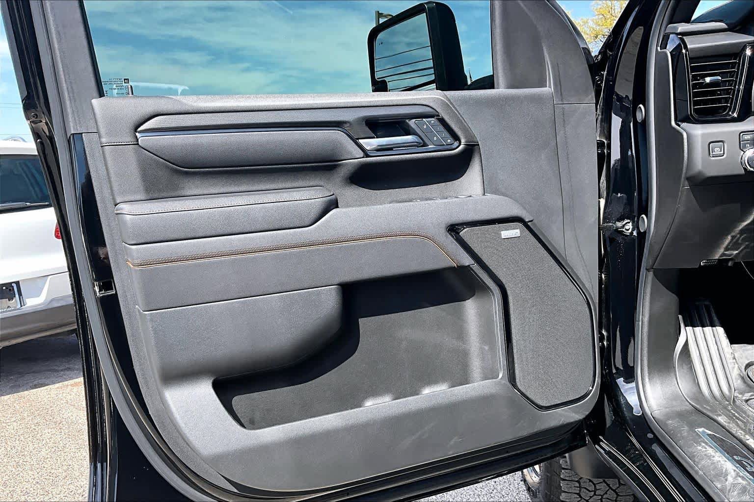 Used 2025 GMC Sierra 2500 AT4 w/ AT4 Premium Plus Package AWD/4WD image 22