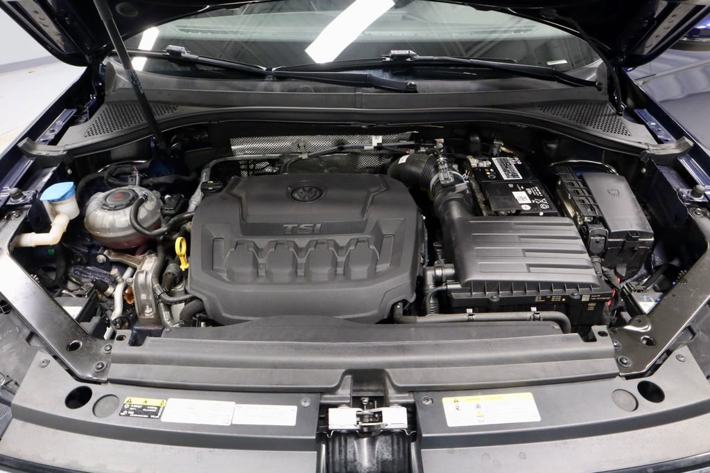 Used 2022 Volkswagen Tiguan SEL R-Line image 18