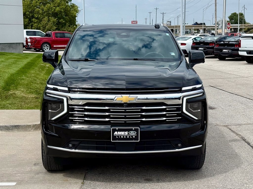 Used 2025 Chevrolet Suburban Premier w/ Sun And Tow Package image 7