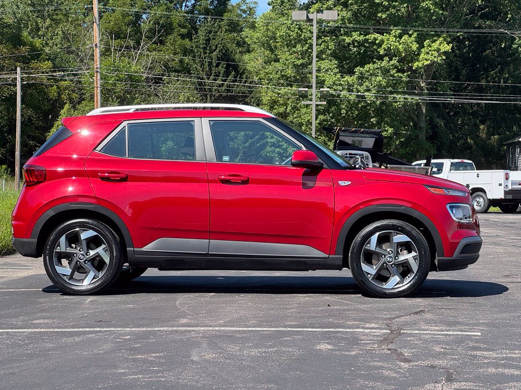 Used 2021 Hyundai Venue SEL w/ Cargo Package FWD image 7