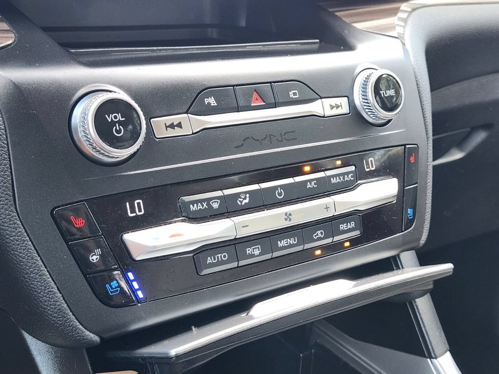 Certified 2020 Ford Explorer Limited AWD/4WD image 24