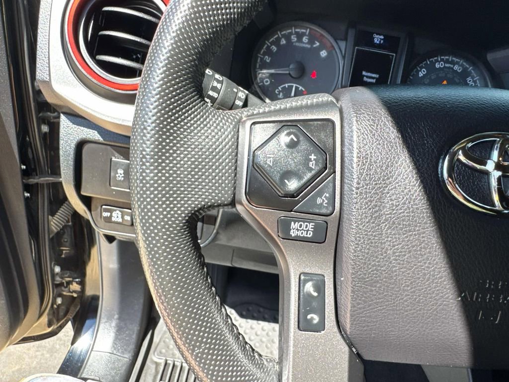 Used 2021 Toyota Tacoma TRD Off-Road w/ Technology Package AWD/4WD image 24