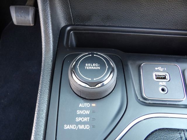 Used 2022 Jeep Cherokee Latitude Lux w/ Sun & Sound Group image 20