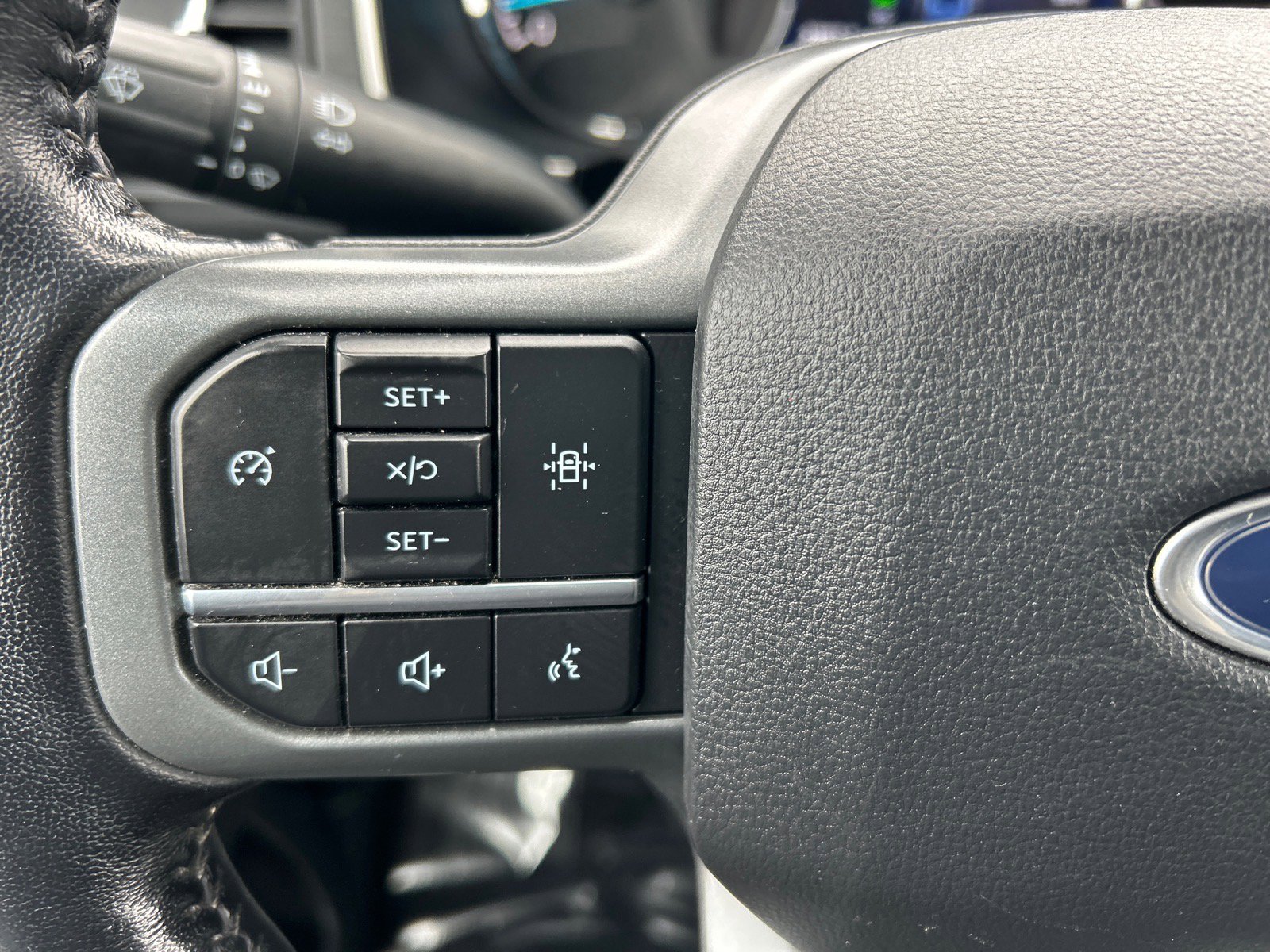 Certified 2022 Ford F150 XLT w/ Equipment Group 302A High image 23