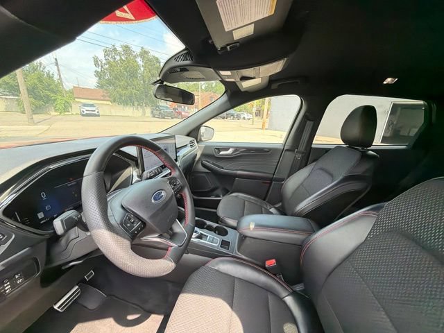 Certified 2024 Ford Escape ST-Line w/ Tech Pack #1 AWD/4WD image 17