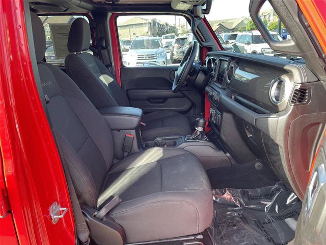 Used 2023 Jeep Wrangler Unlimited Sahara AWD/4WD image 19