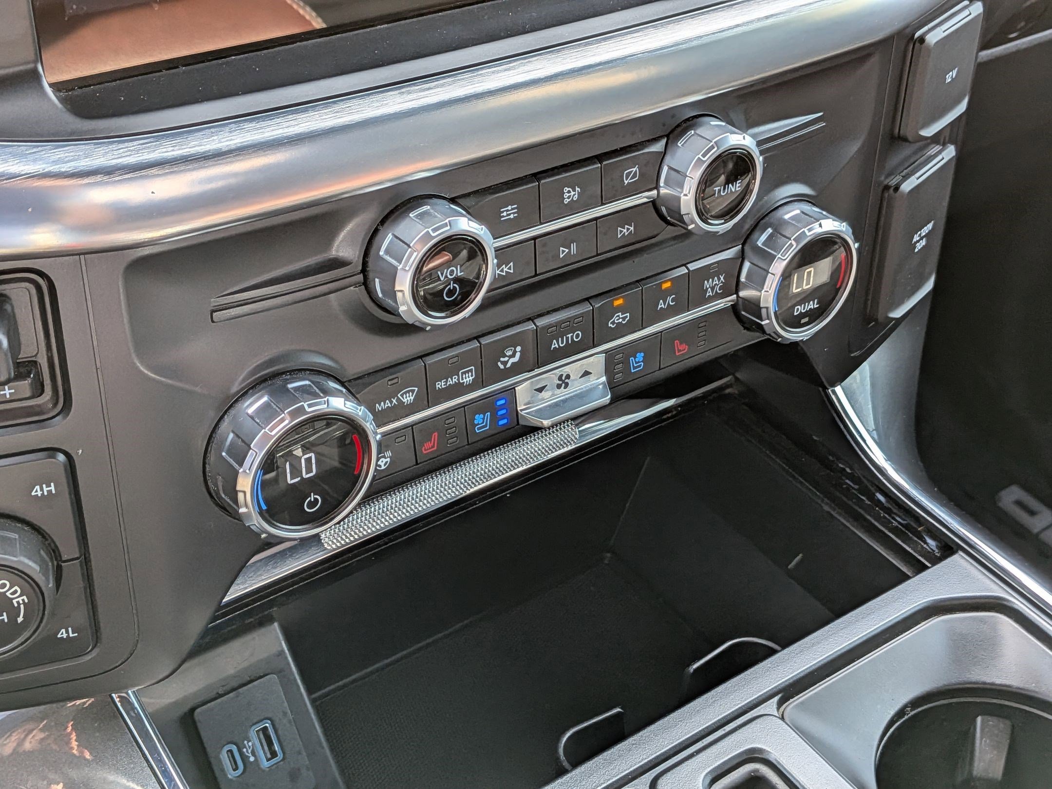 Certified 2021 Ford F150 Lariat w/ Equipment Group 502A High image 27