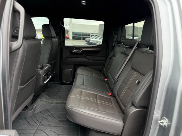 Used 2025 Chevrolet Silverado 1500 High Country AWD/4WD image 19