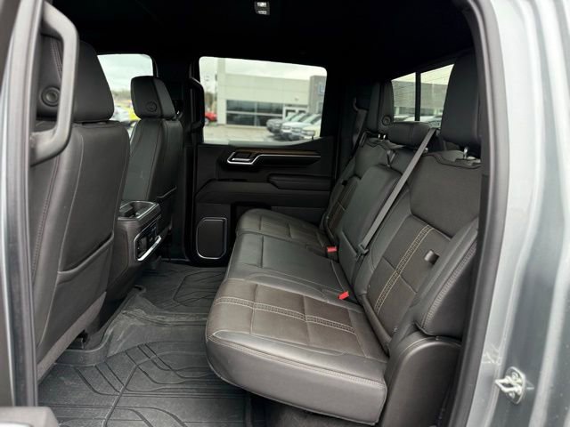 Used 2025 Chevrolet Silverado 1500 High Country AWD/4WD image 19