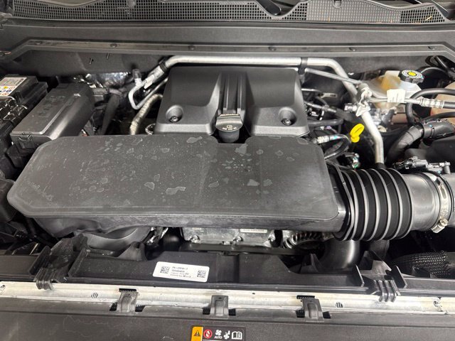 Used 2025 Chevrolet Colorado ZR2 w/ Technology Package AWD/4WD image 9