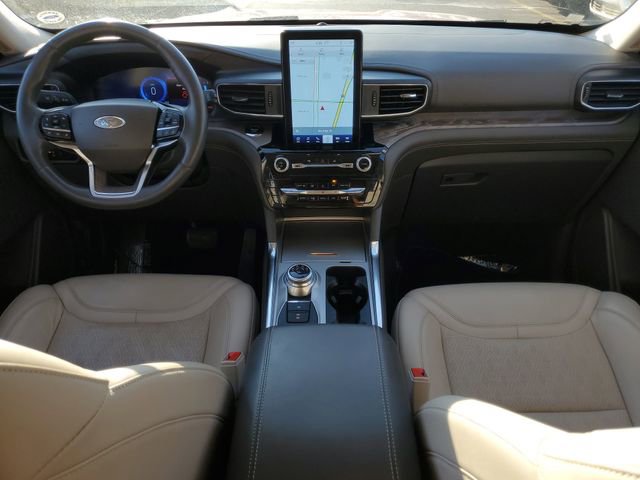 Certified 2023 Ford Explorer Platinum w/ Technology Package image 28