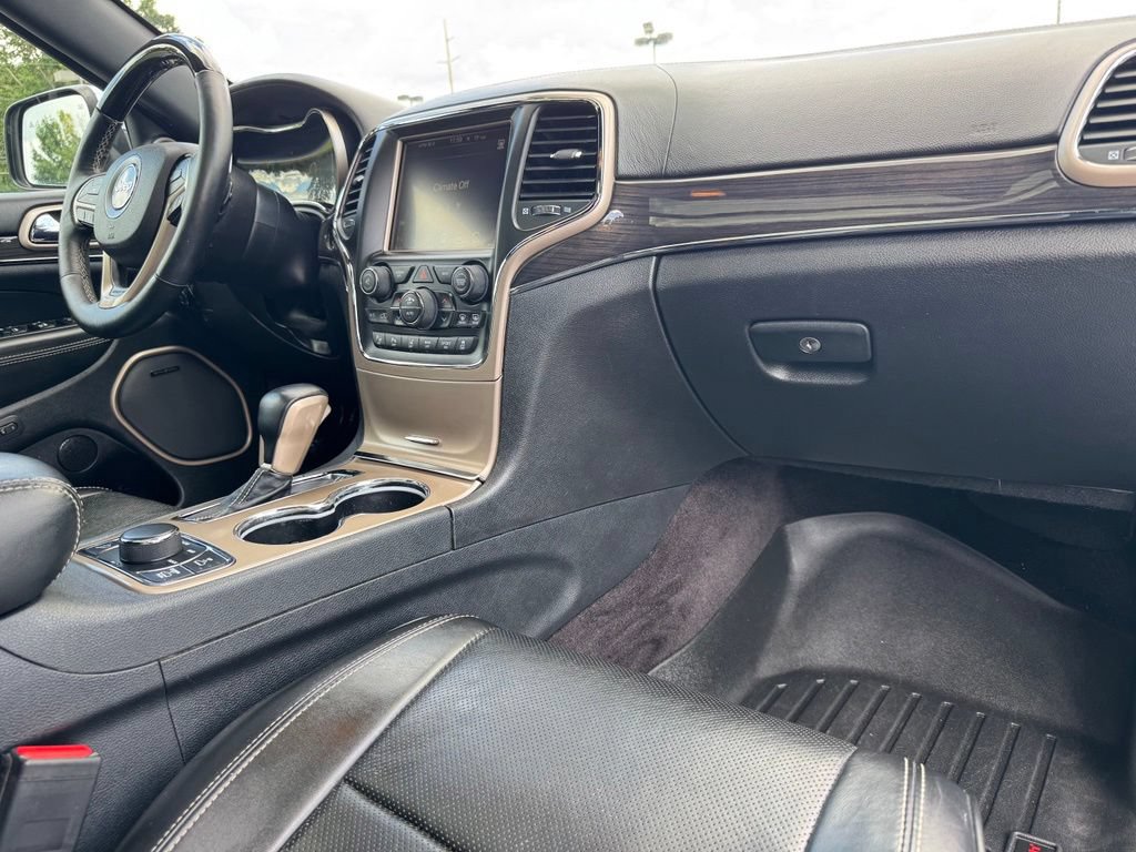 Used 2017 Jeep Grand Cherokee Overland w/ Jeep Active Safety Group AWD/4WD image 17