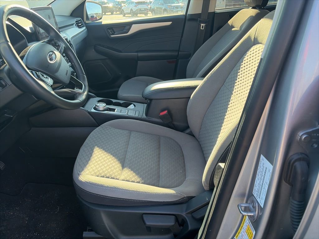 Certified 2022 Ford Escape SE w/ Cold Weather Package image 9