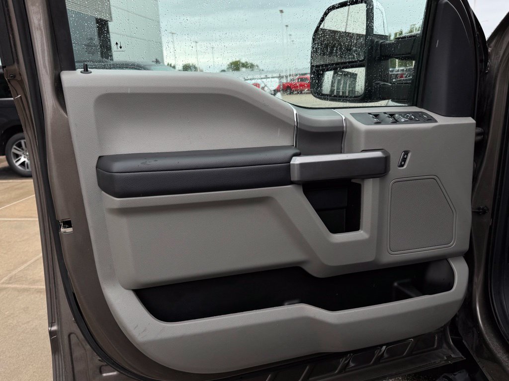 Certified 2022 Ford F250 XLT w/ XLT Premium Package AWD/4WD image 8
