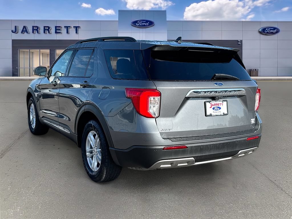 Certified 2024 Ford Explorer XLT w/ Equipment Group 202A RWD image 5