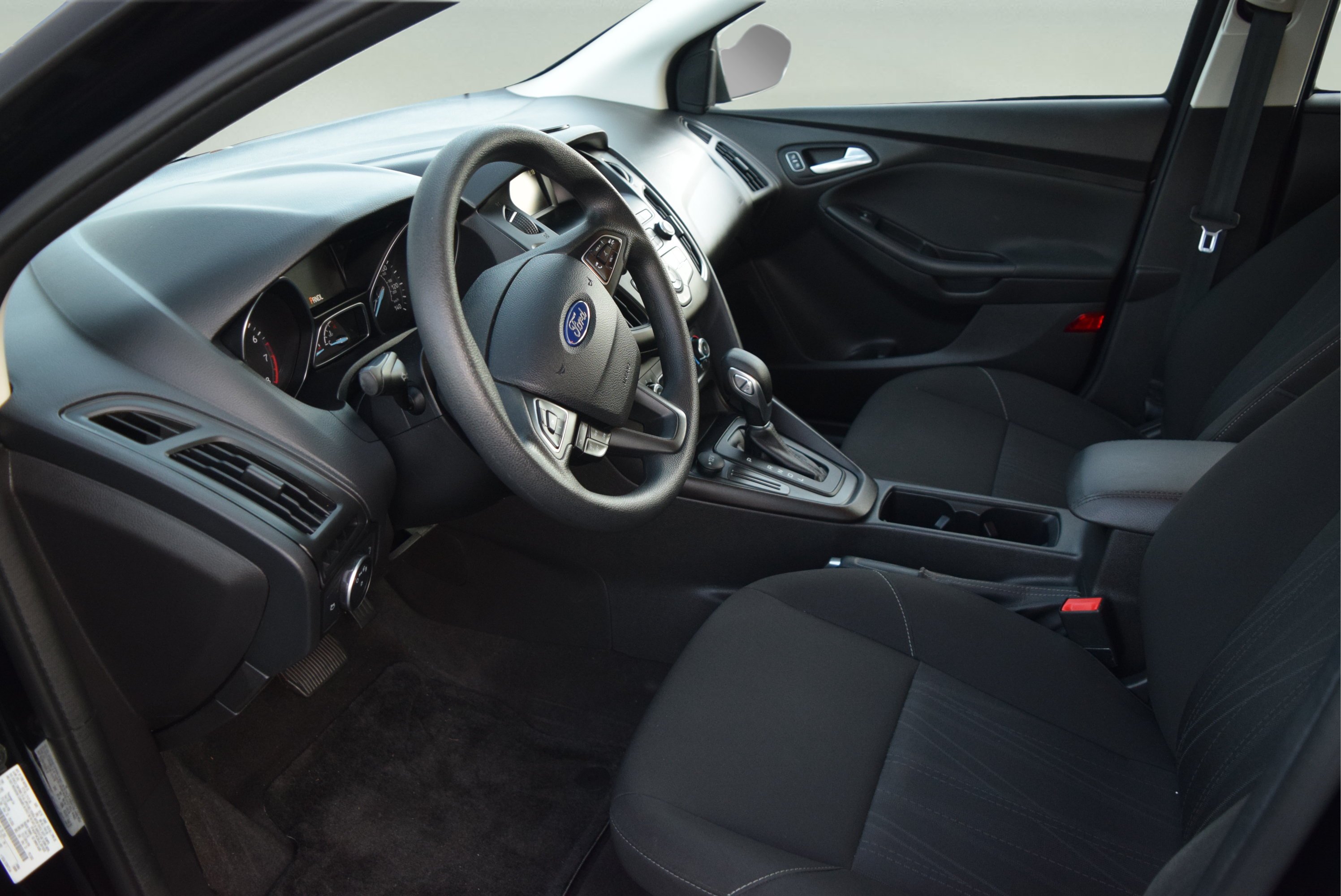Certified 2018 Ford Focus SE FWD image 9