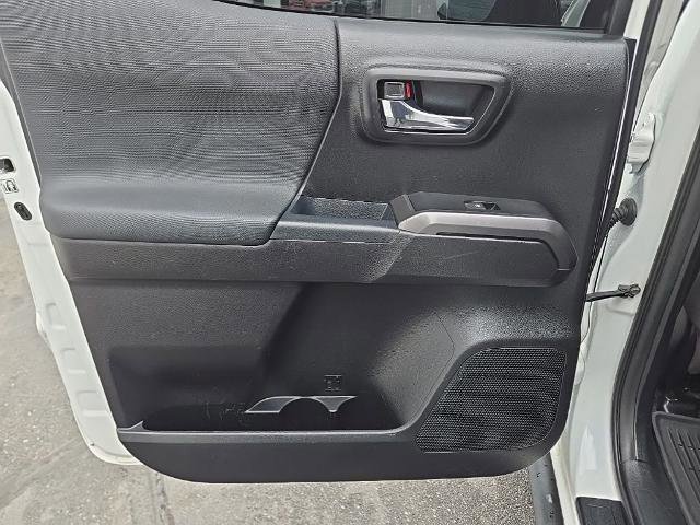 Used 2018 Toyota Tacoma TRD Sport w/ Technology Package image 25