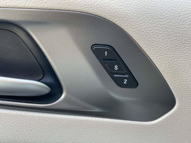 Used 2024 Chrysler Pacifica Touring-L FWD image 24