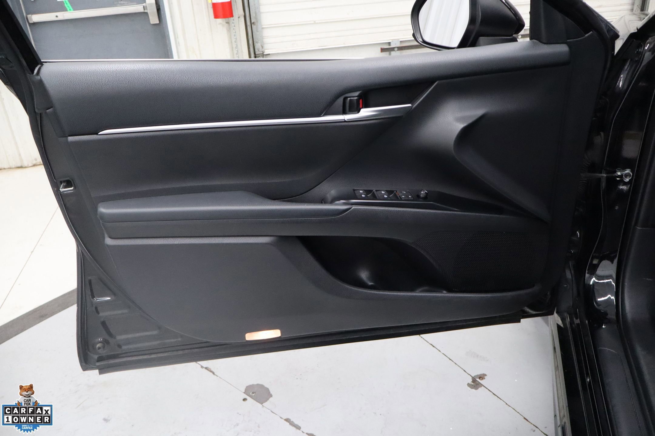 Used 2019 Toyota Camry SE image 14