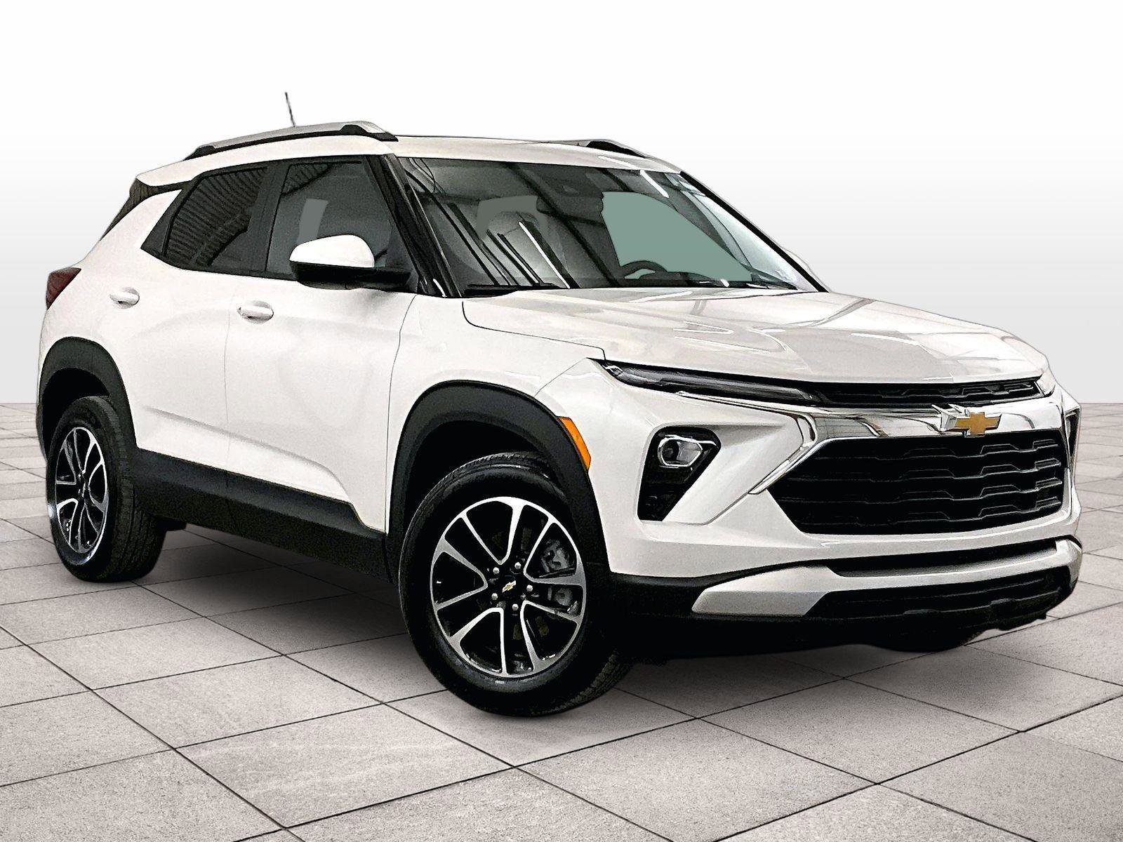 Used 2024 Chevrolet TrailBlazer LT w/ Convenience Package image 2