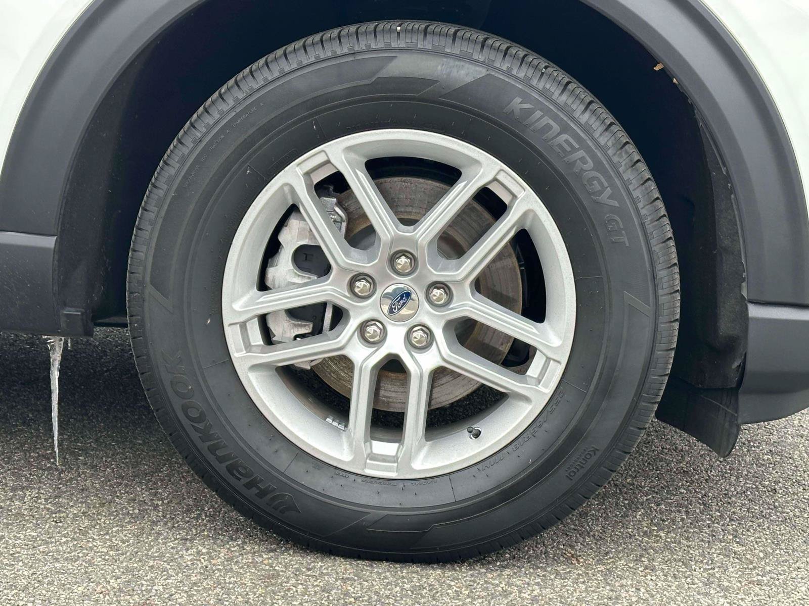 Certified 2025 Ford Explorer Active AWD/4WD image 9