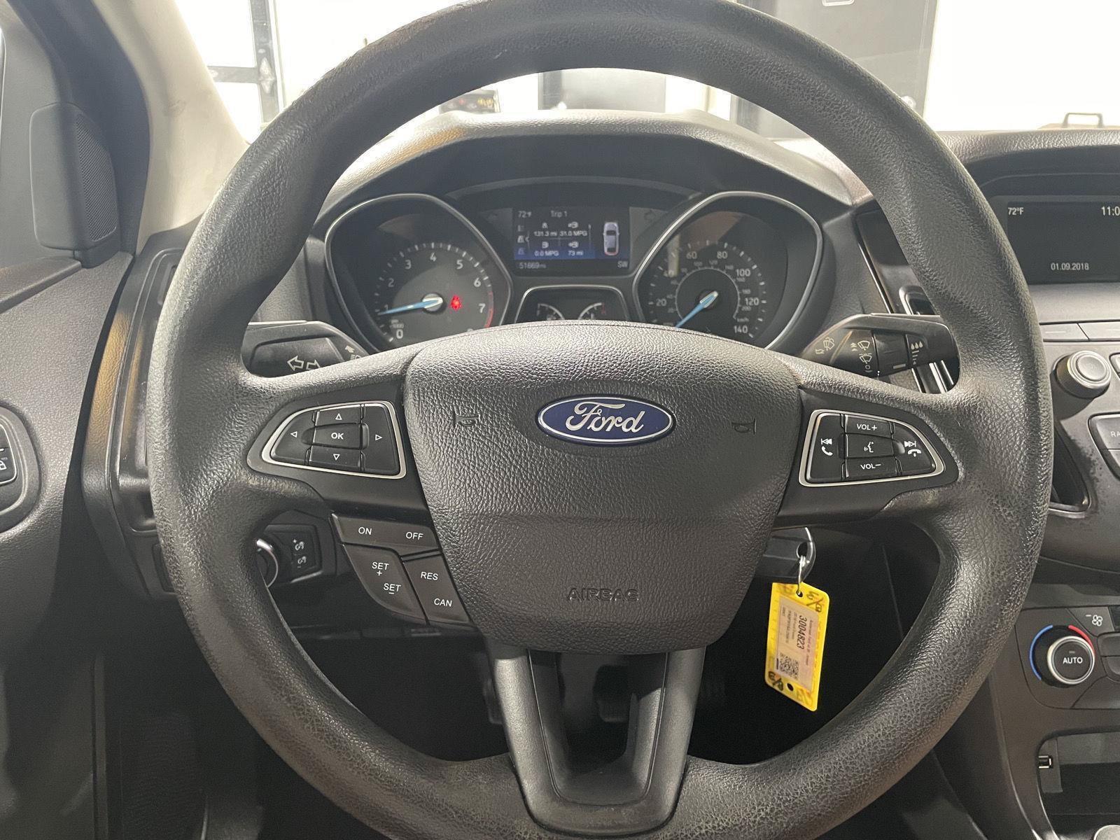 Certified 2018 Ford Focus SE FWD image 11