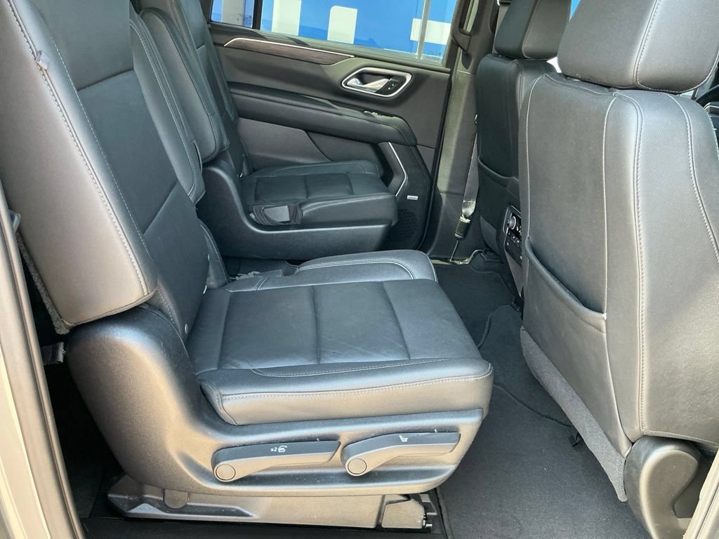 Used 2021 Chevrolet Suburban LT w/ LT Signature Package RWD image 20