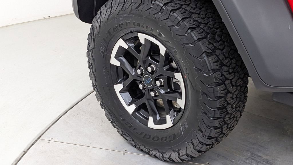 Used 2025 Jeep Wrangler Unlimited Rubicon 4xe w/ Convenience Group AWD/4WD image 4