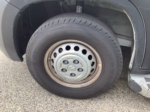 Used 2025 RAM ProMaster 2500 w/ U-Haul Equipment Group FWD image 32
