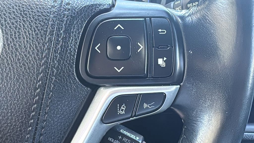 Used 2017 Toyota Highlander SE image 13