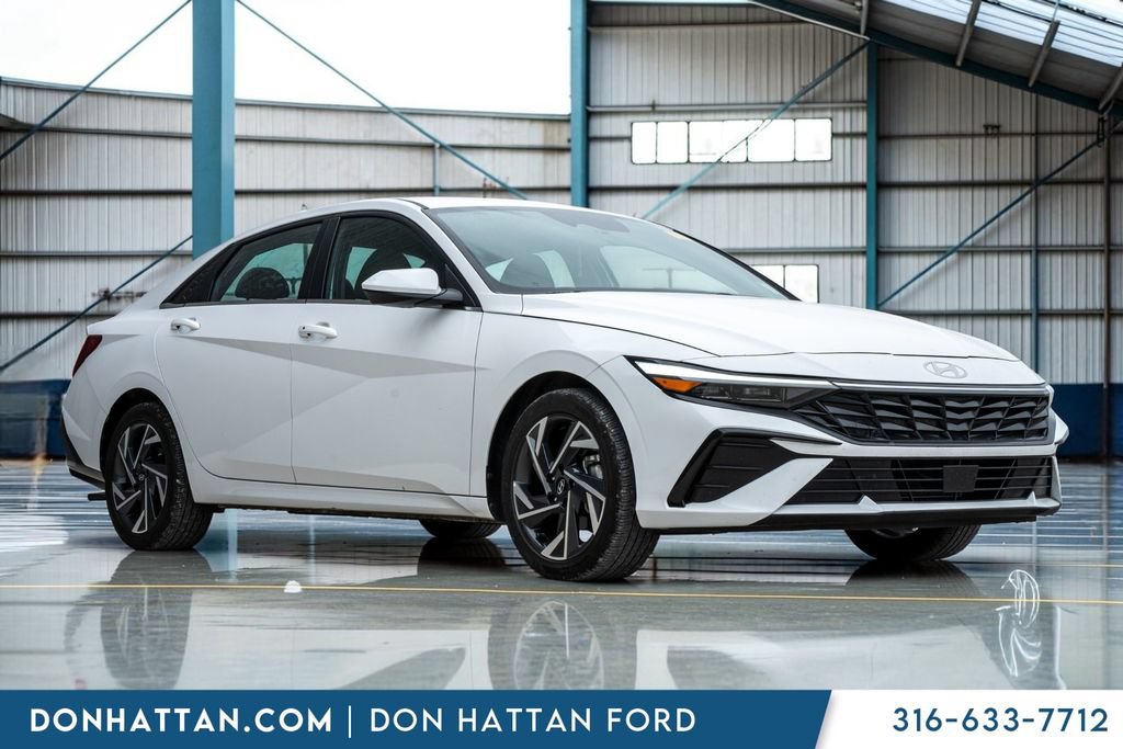Used 2024 Hyundai Elantra SEL w/ Convenience Package FWD image 31