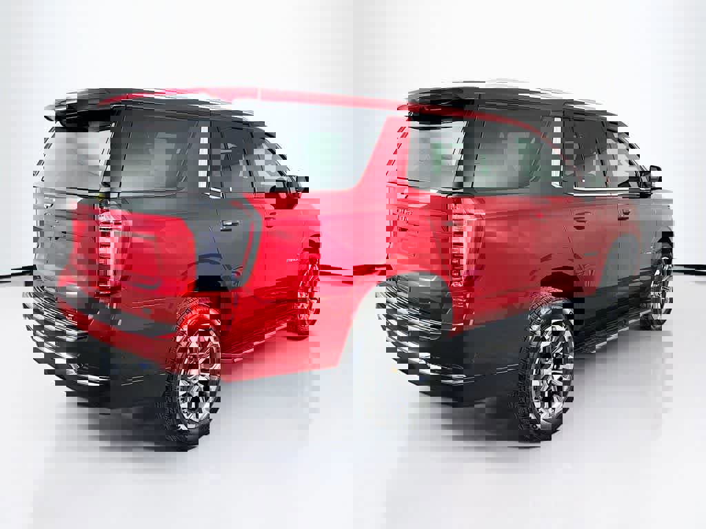 Used 2025 Chevrolet Tahoe LT w/ Comfort Package image 5