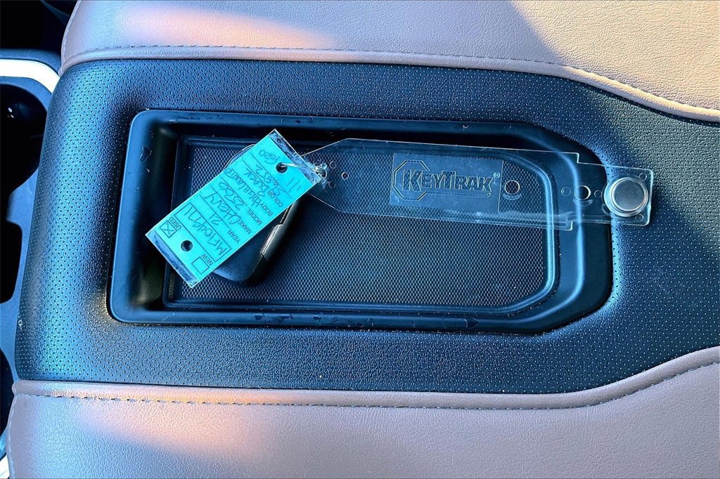 Used 2021 Chevrolet Silverado 2500 High Country w/ Z71 Off-Road Package image 34