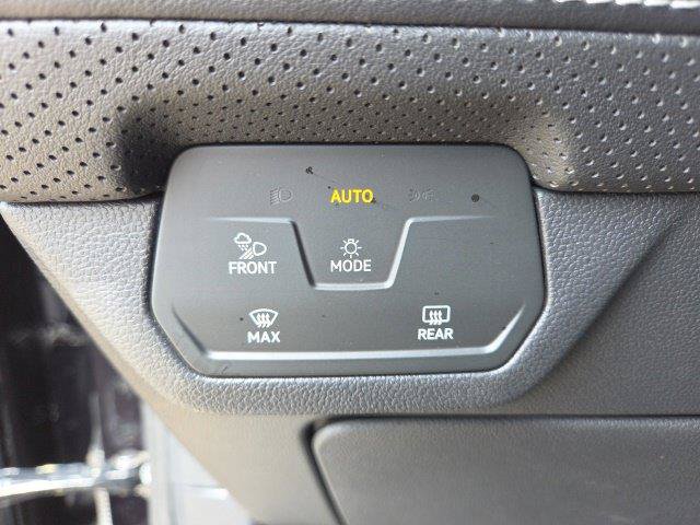 Used 2024 Volkswagen Atlas Cross Sport SEL R-Line AWD/4WD image 31